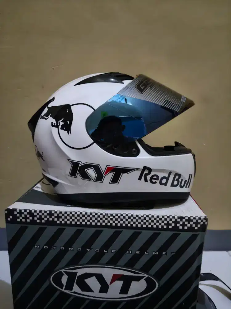 Kyt R10 Redbull fullset