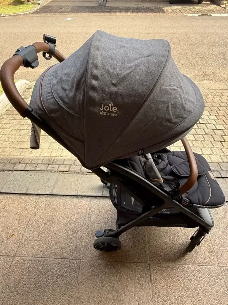 Joie Signature Parcel Stroller