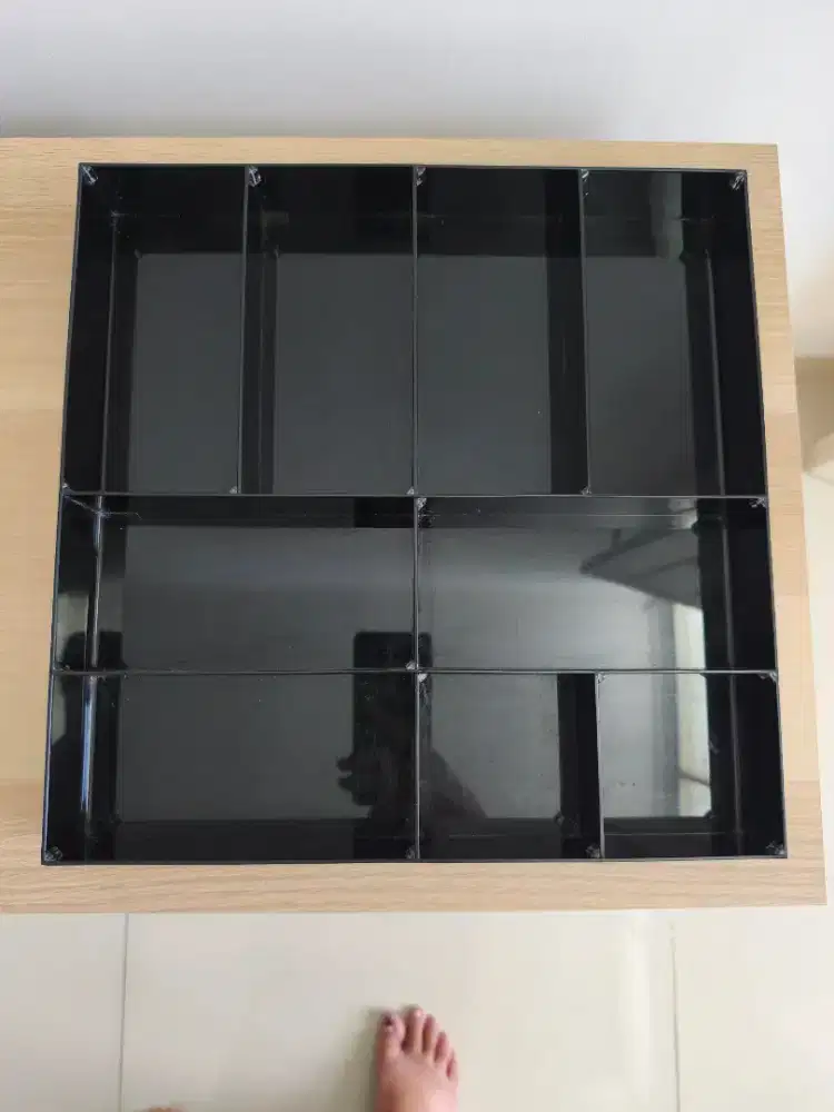 Akrilik tempat uang laci 32 x 32 x 5 Cm