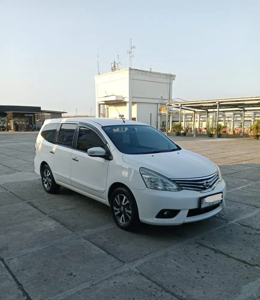 Grand Livina XV A/T 2018