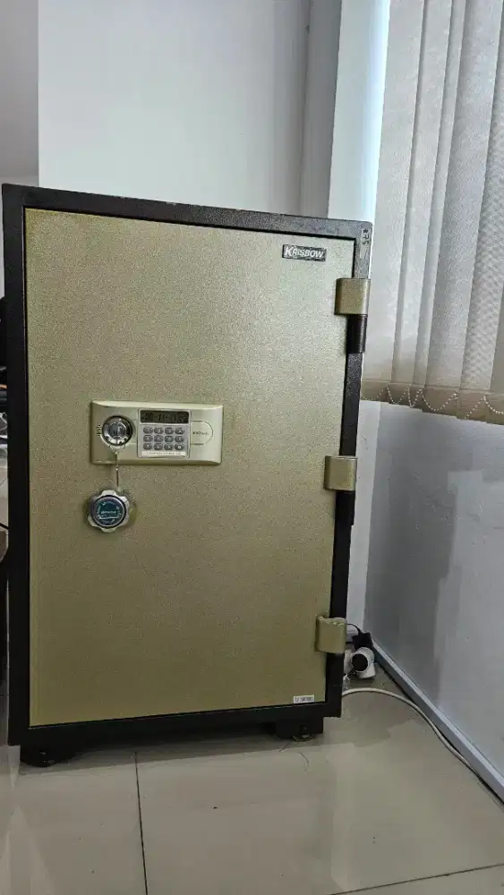 Brankas kantor Krisbow