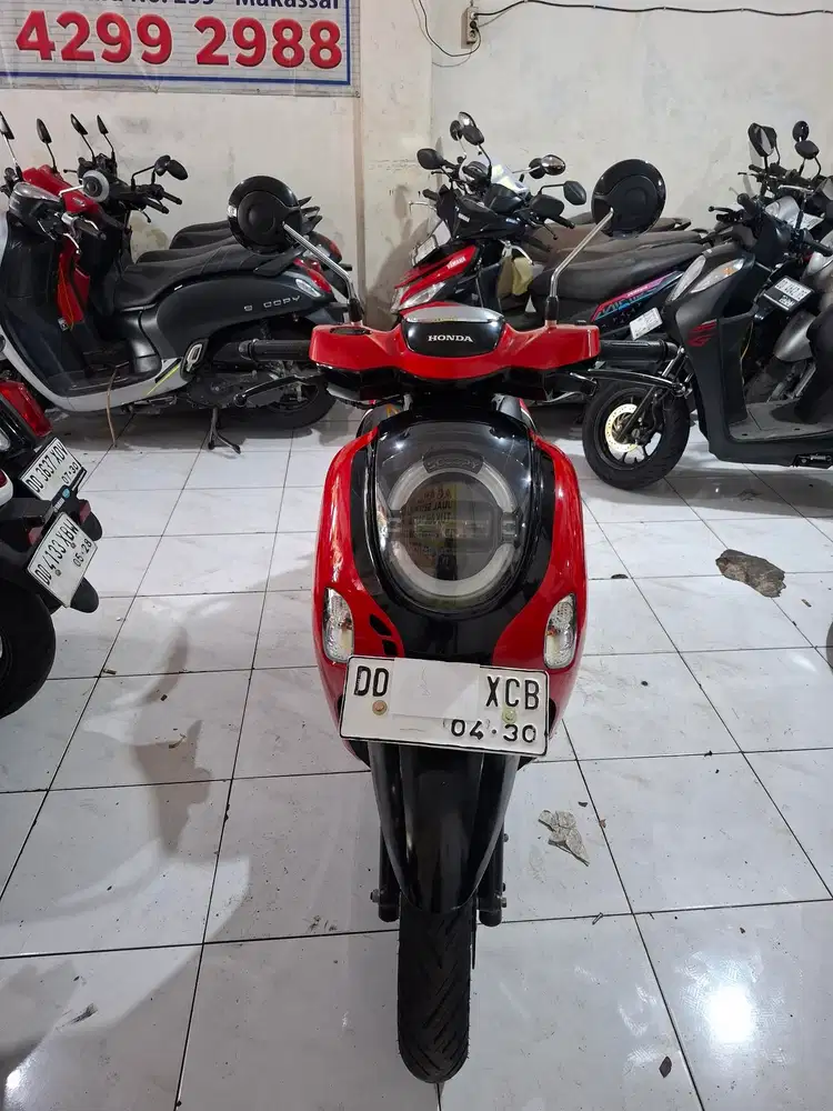 Honda Scoopy 2025 merah hitam