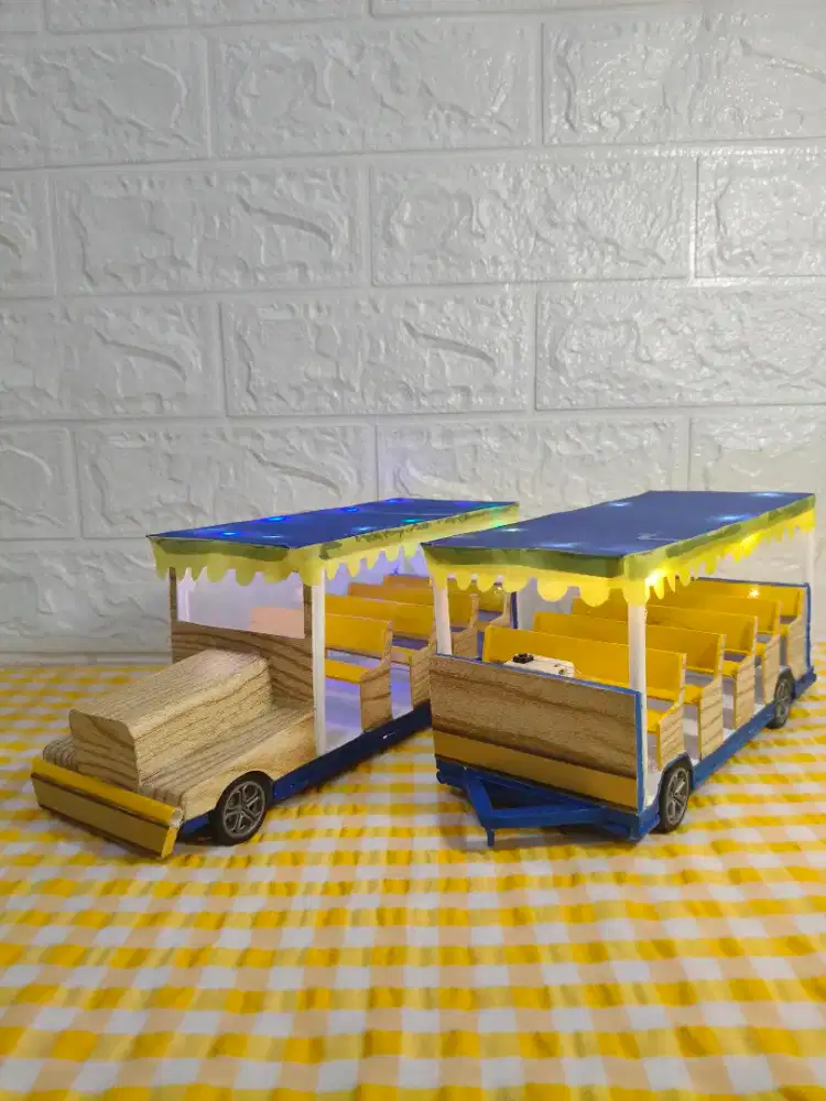Miniatur Kereta Pasar Malam Handmade Unik Bisa Nyala & Cas Ulang