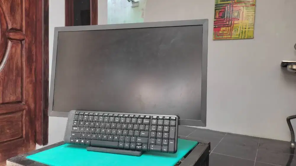 Monitor LG 24 inch + Keyboard Wireless Logitech