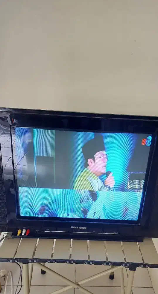 TV POLYTRON tabung U-Slim 21 inch lokasi cikarang