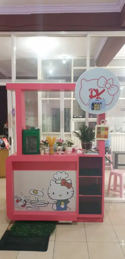 Rak display HK lucu