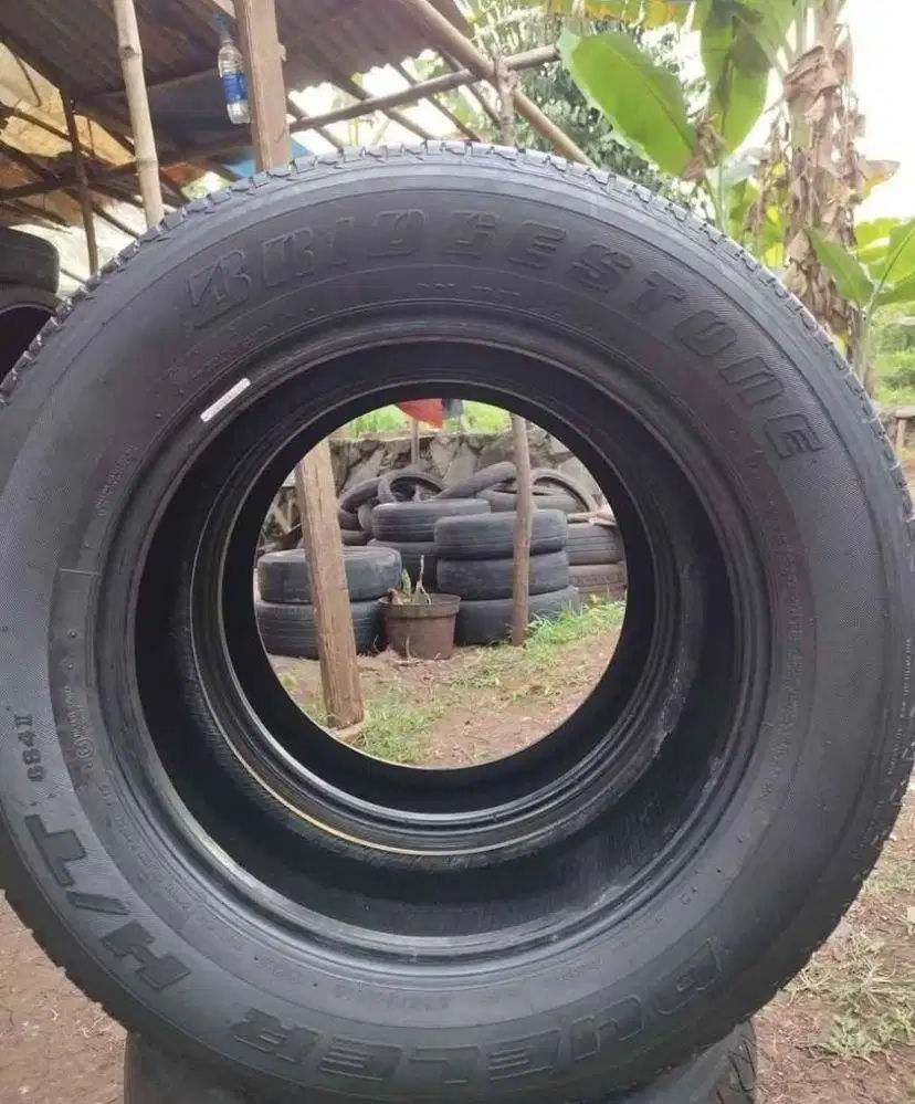 Punya ban fortuner merek bridgstone
