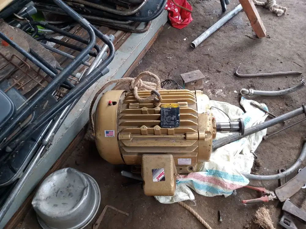 Motor listrik industri Baldor-Reliance.