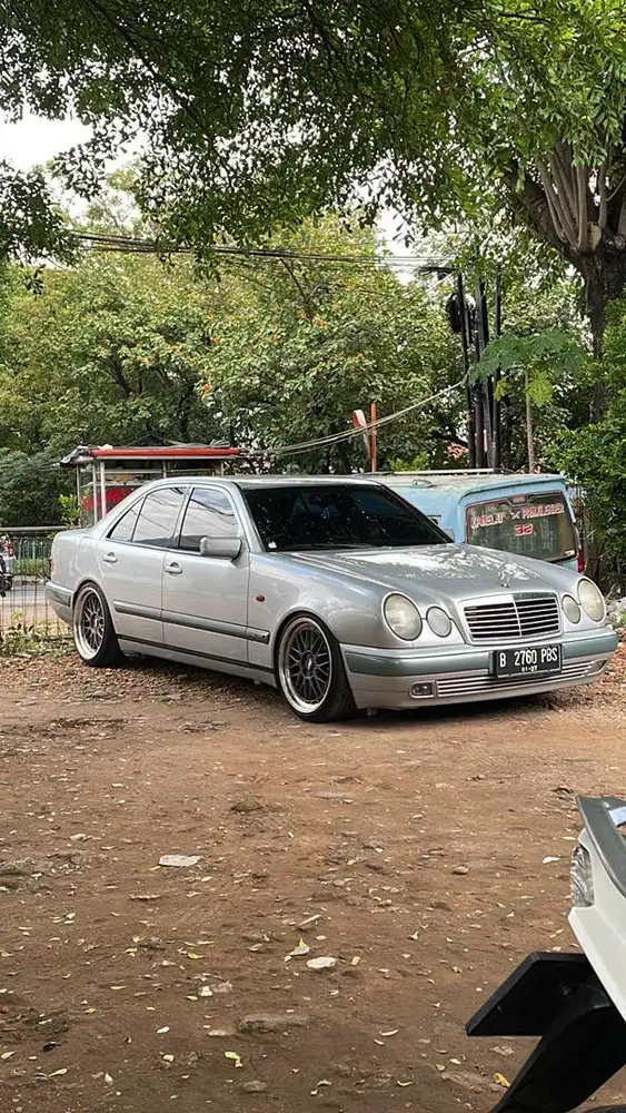 Mercy W210 E230 New Eyes