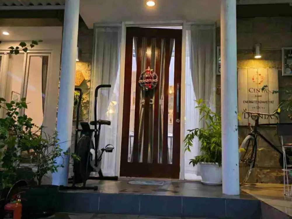 Dijual Rumah Full Furnished Tingkat 2 Lantai Siap Pakai di Perumahan Daerah Tembalang, Semarang