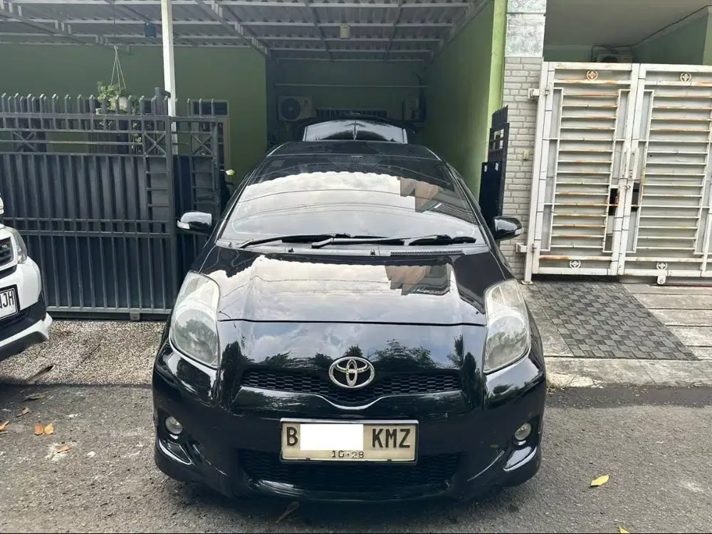 Toyota Yaris S limited A/T Black Mica 2012