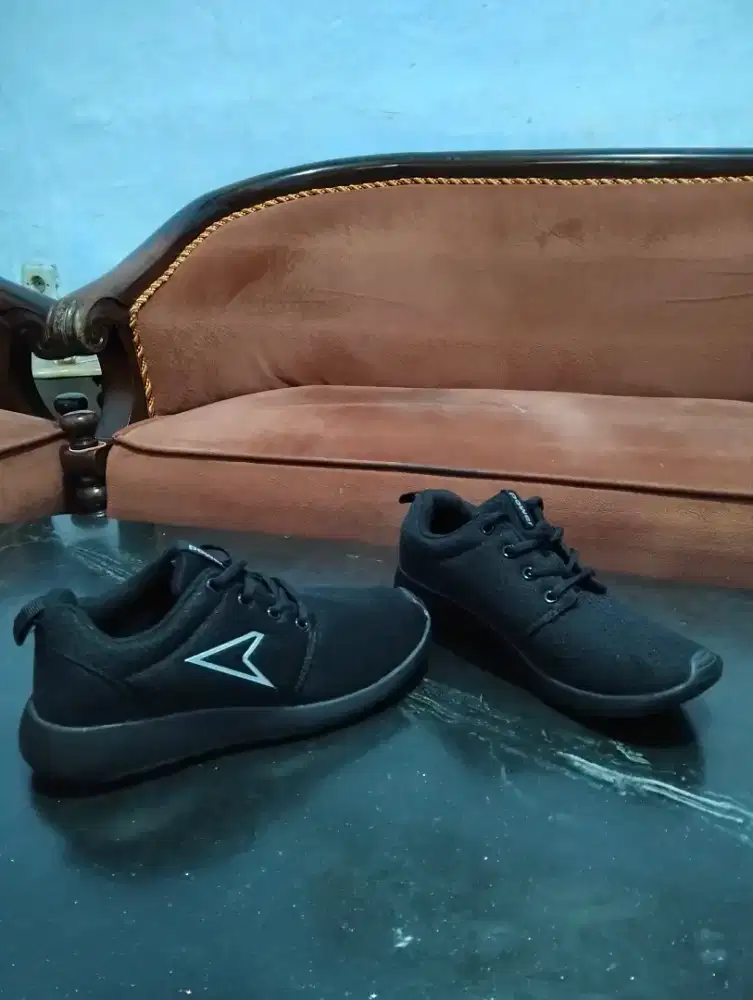 Sepatu bata power bshimano black