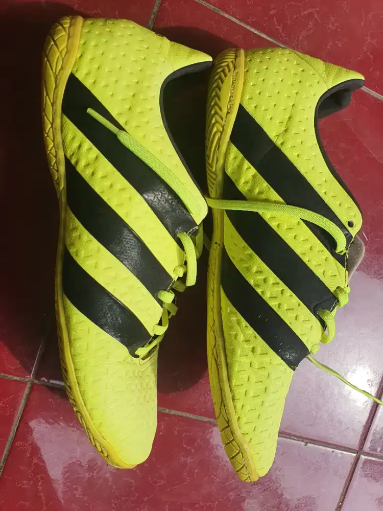 Sepatu futsal 42 adidas stabilo