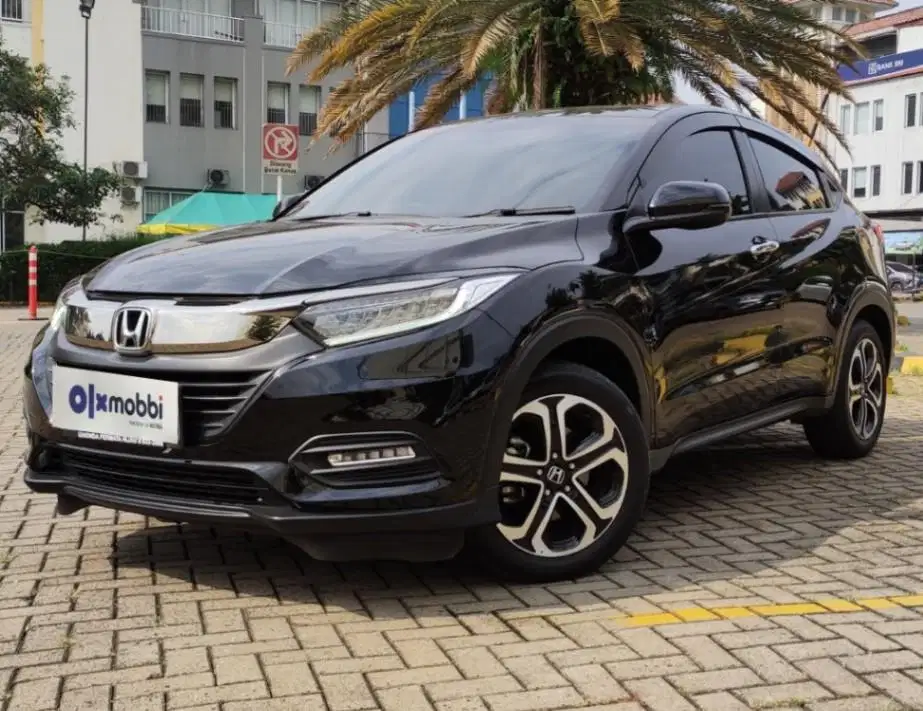 TDP 12JT, Honda HR-V 1.5 E Special Edition Bensin-AT Hitam 2020