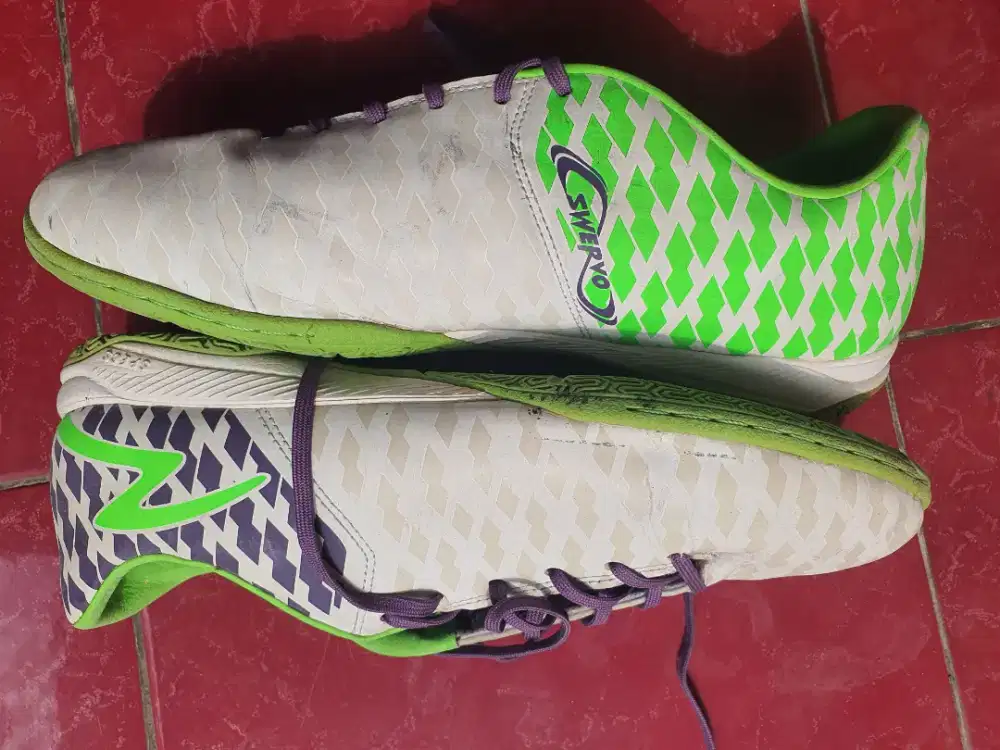 Sepatu specs futsal uk 42