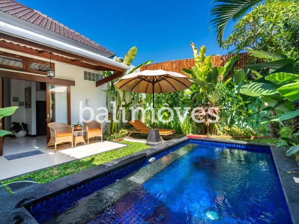 Dua vila berdampingan dengan tujuh kamar tidur di kawasan Pering Gianyar