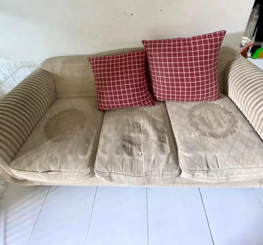 Sofa 3 dudukan warna krem