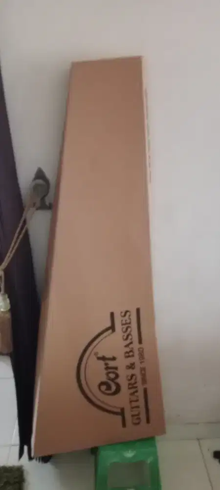 Dijual Gitar Bass Merk Cort Ori