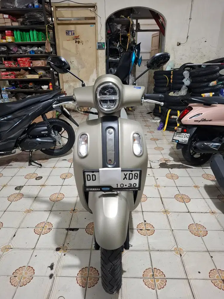 Yamaha Fazzio 125cc 2025 abu-abu