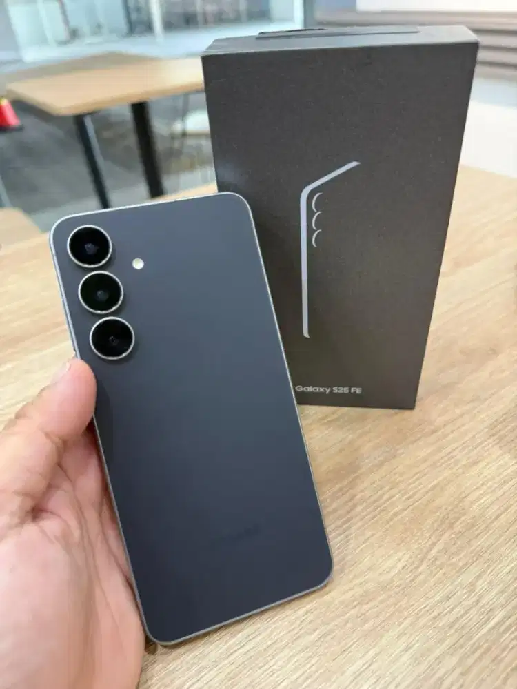 Samsung S25 FE 5G 8/256 Garansi Resmi November 2026