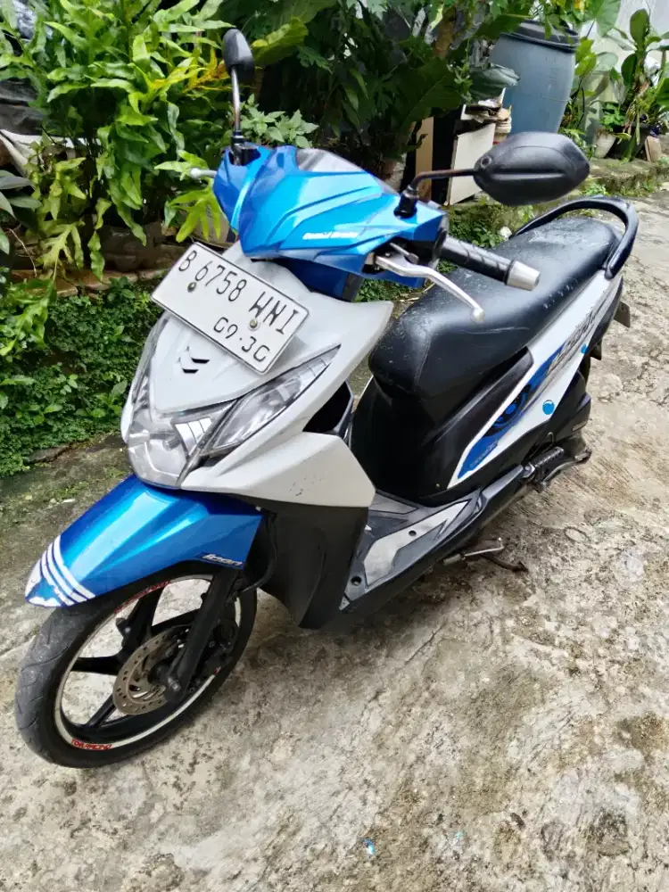 Honda beat 2015 starter halus surat surat BPKB Dan STNK  lengkap