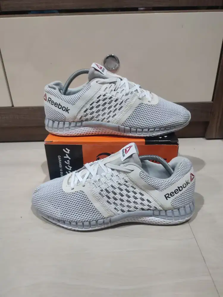 Sepatu Reebok zprint run preloved size 42