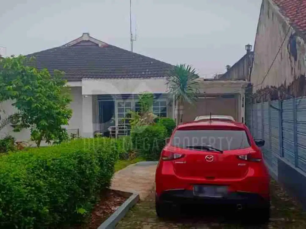 Dijual Cepat Rumah Dengan Halaman Sangat Luas di Rempoa, Ciputat Timur