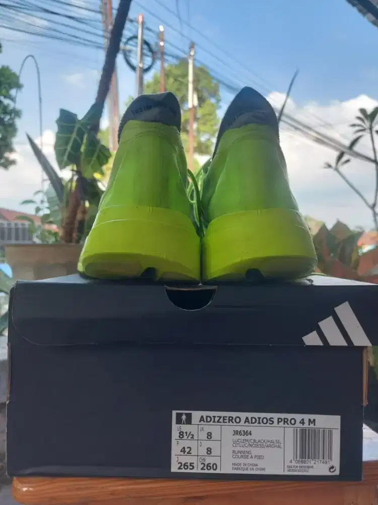 Sepatu Adidas ADIZERO ADIOS PRO 4, size 42 bekas