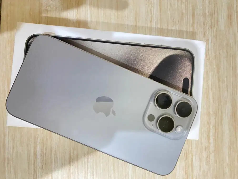 (Dijual Cepat) Iphone 15 Promax 256 GB Ex Ibox Warna Natural Titanium