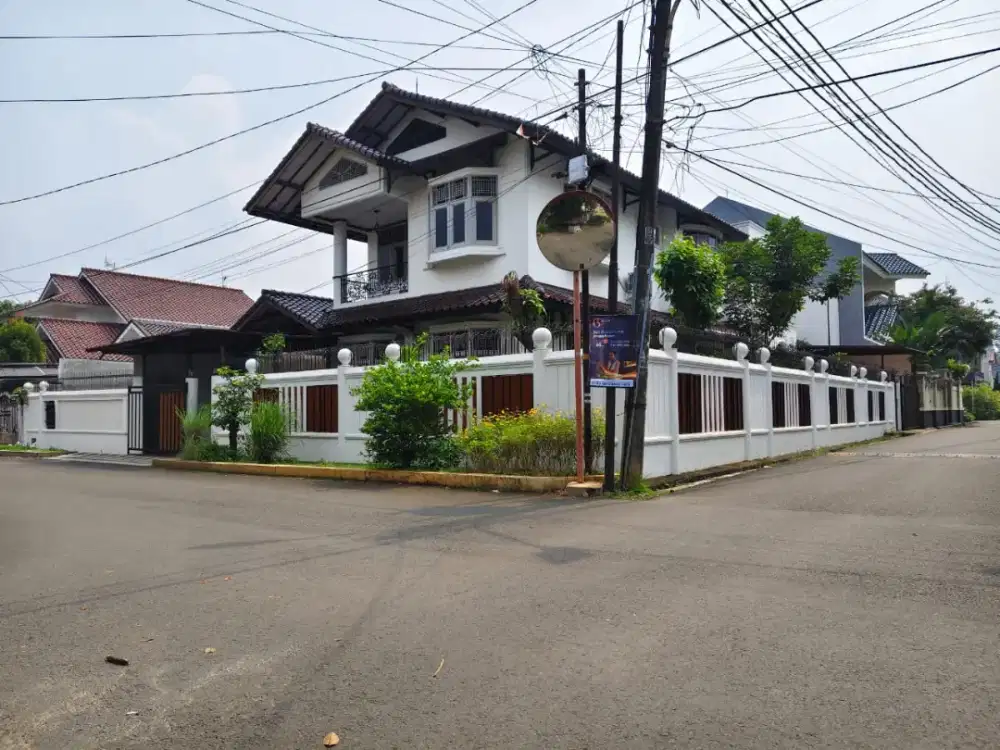 Rumah Hook Bebas Banjir di Duren Sawit, Jakarta Timur