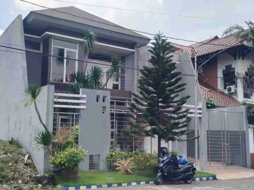 DIJUAL RUMAH 2 lantai Lokasi Pucang Indah Sidoarjo Kota