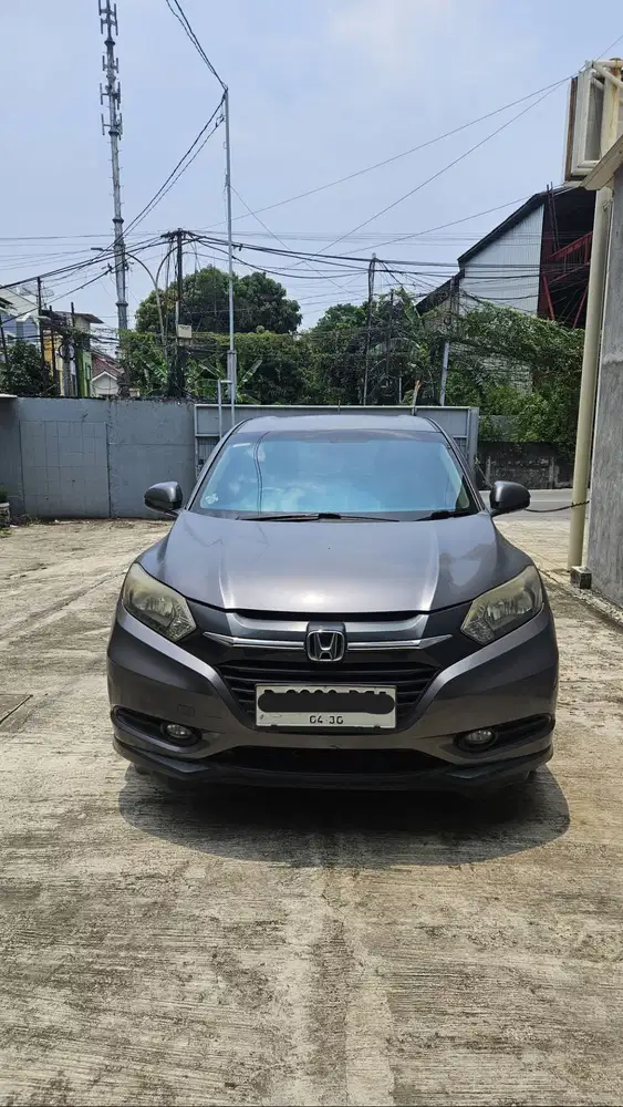 Honda HR-V 1.5 E Bensin 2015 (Pemakaian Pribadi)