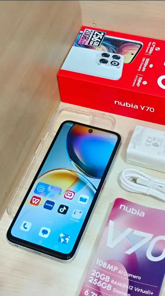 nubia v70 8/256 GB