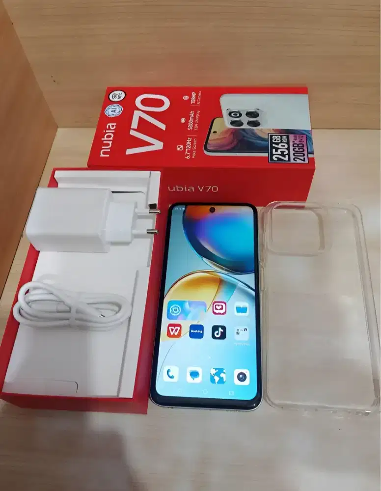 nubia v70 8/256 GB