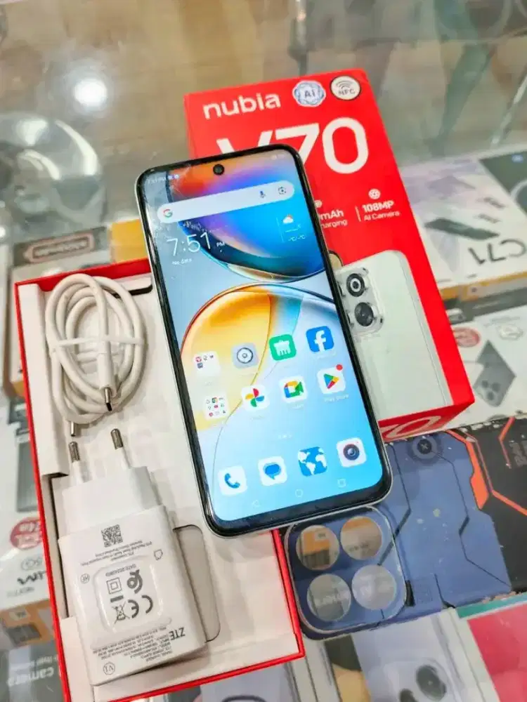 nubia v70 8/256 GB