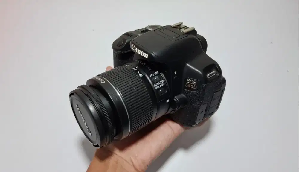 Kamera Canon 650D lensa kit
