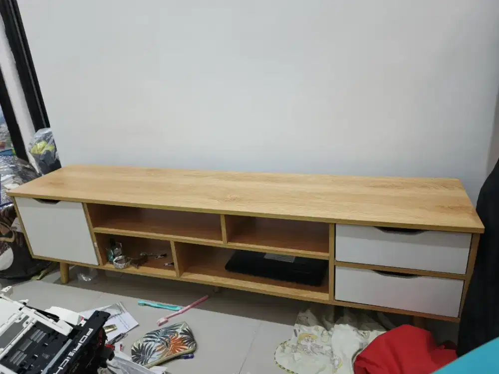 Meja TV / meja ruang tamu