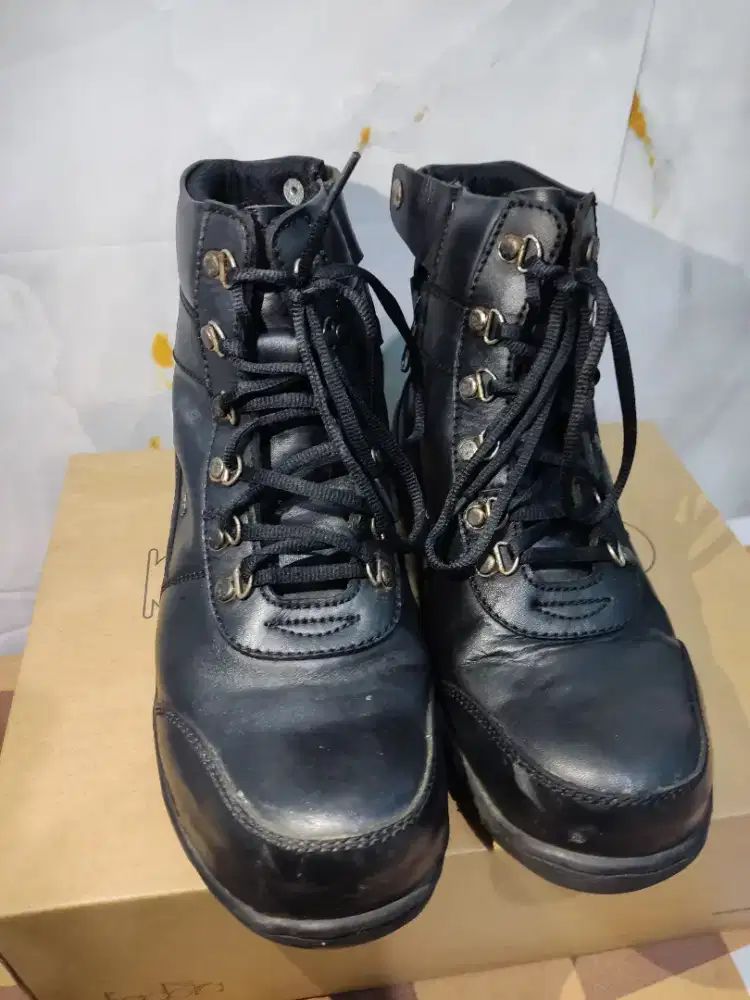 Sepatu Crocodile Safety