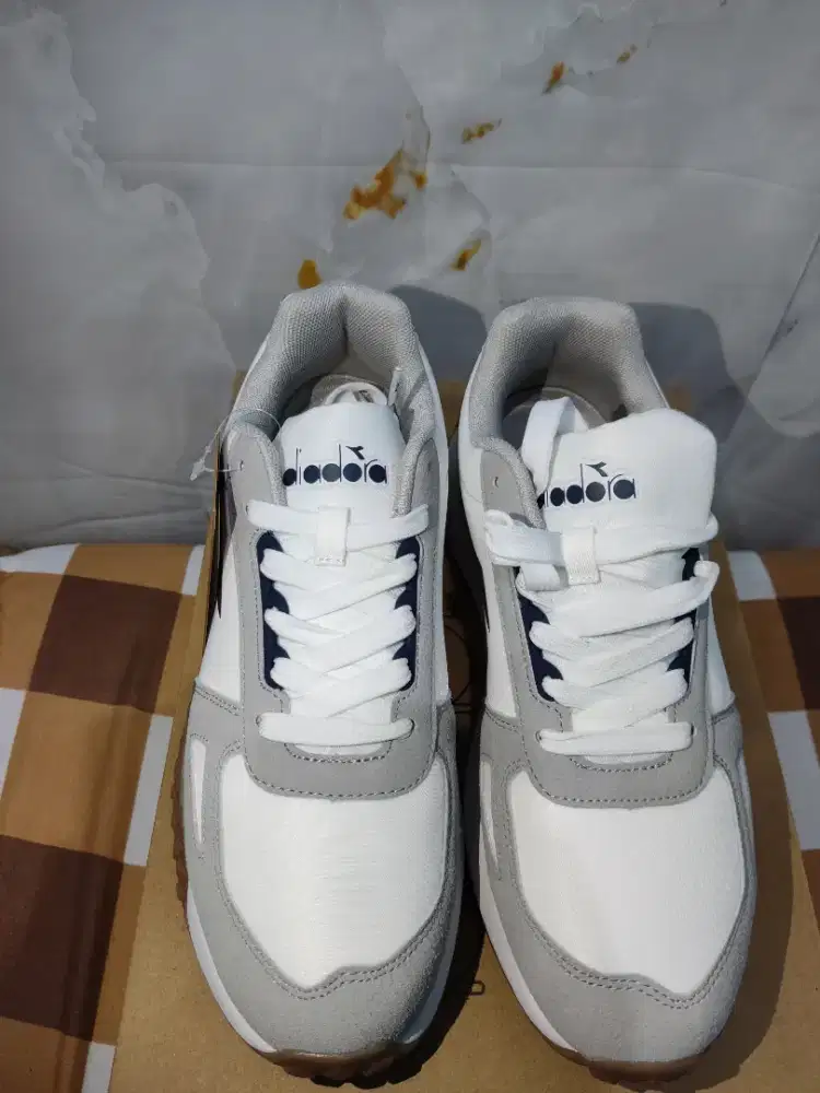 Sepatu Diadora New