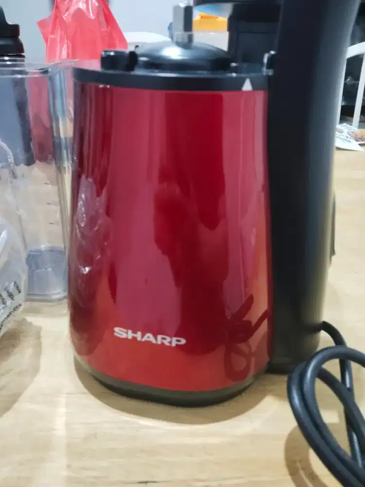 slow juicer Sharp EJ-C20Y-RD Bekas