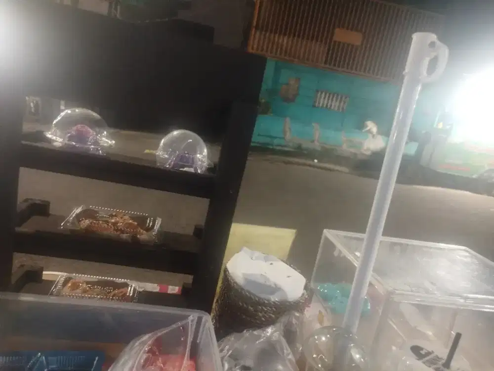 Dicari penjaga lapak makanan