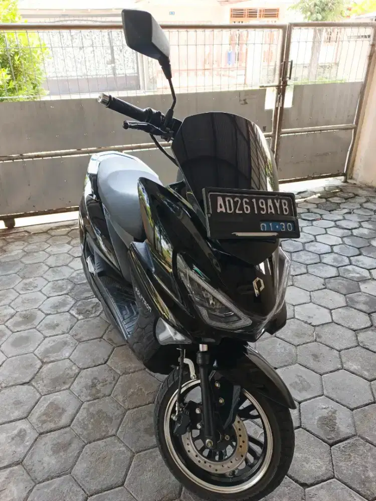 Polytron Fox R 2025 Hitam