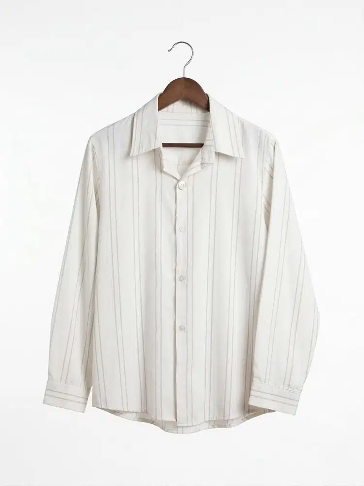 Kemeja wanita putih (FREE)