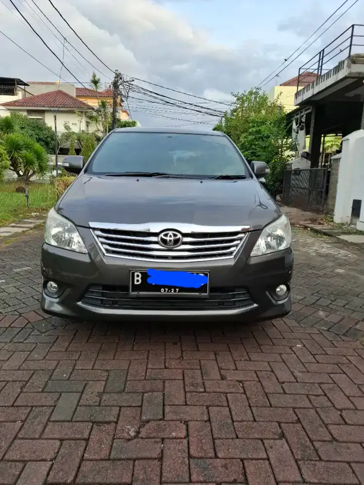 Kijang Innova V AT Diesel 2012
