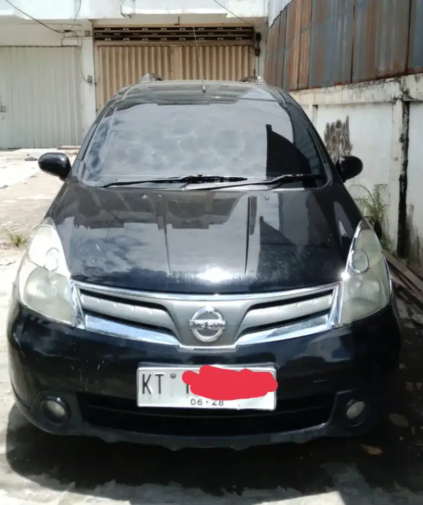 nissan grand livina