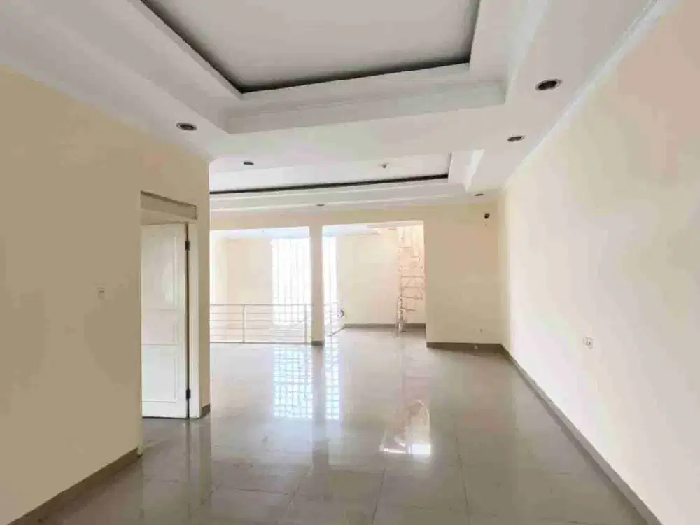 DISEWAKAN RUMAH COCOK UNTUK KANTOR/USAHA DI TURANGGA