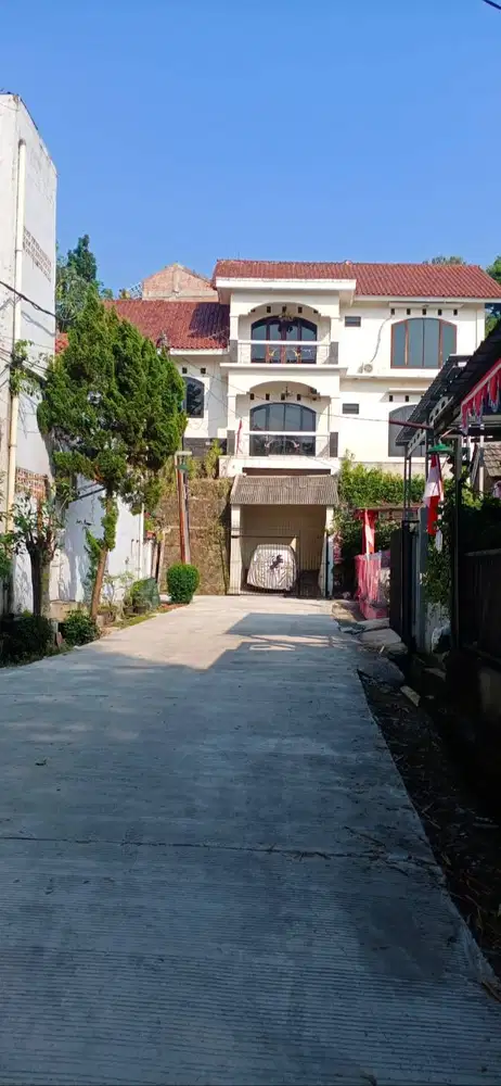 Hunian Nyaman Ala Puncak di Depok – Rumah Mewah 2 Lantai, 4 Kamar Tdr