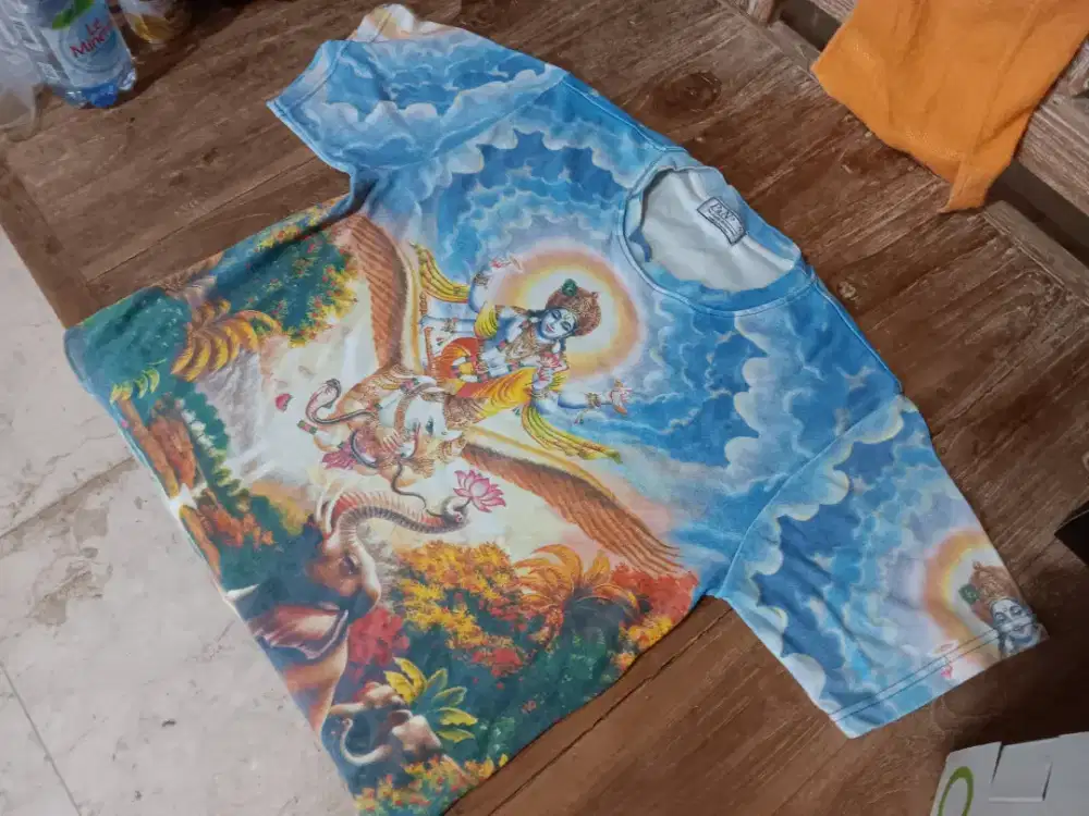 Preloved T-Shirt Dewa Vishnu Gajendra Ukuran L Impor Thailand