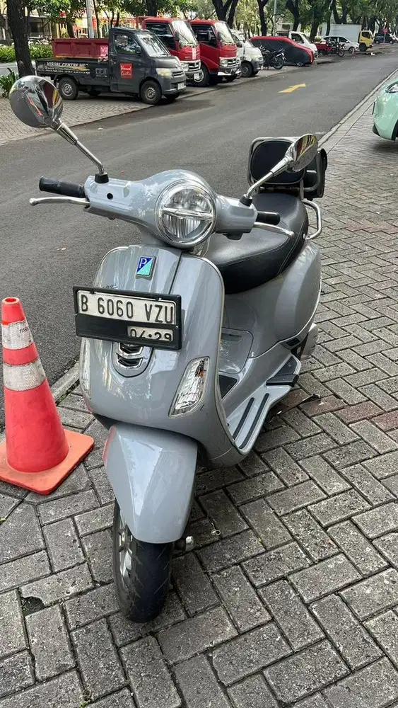 JUAL VESPA LX 125 GREY TAHUN 2024