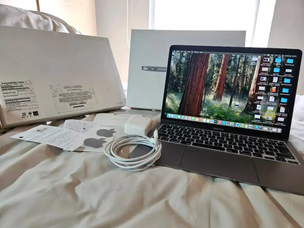 Macbook Air M1 8/256GB Fullset Resmi Jepang
